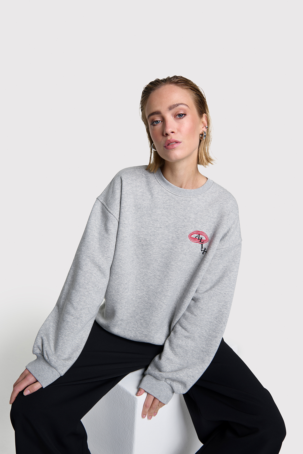 LABEL SWEATER BISOUS X ALIX